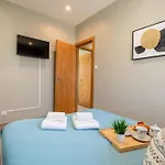 Host Wise - Terrace Delight House W Private Jacuzzi بيت للعطل