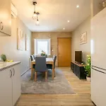 Host Wise - Terrace Delight House W Private Jacuzzi