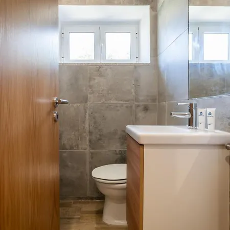 Host Wise - Terrace Delight House W Private Jacuzzi * Πόρτο